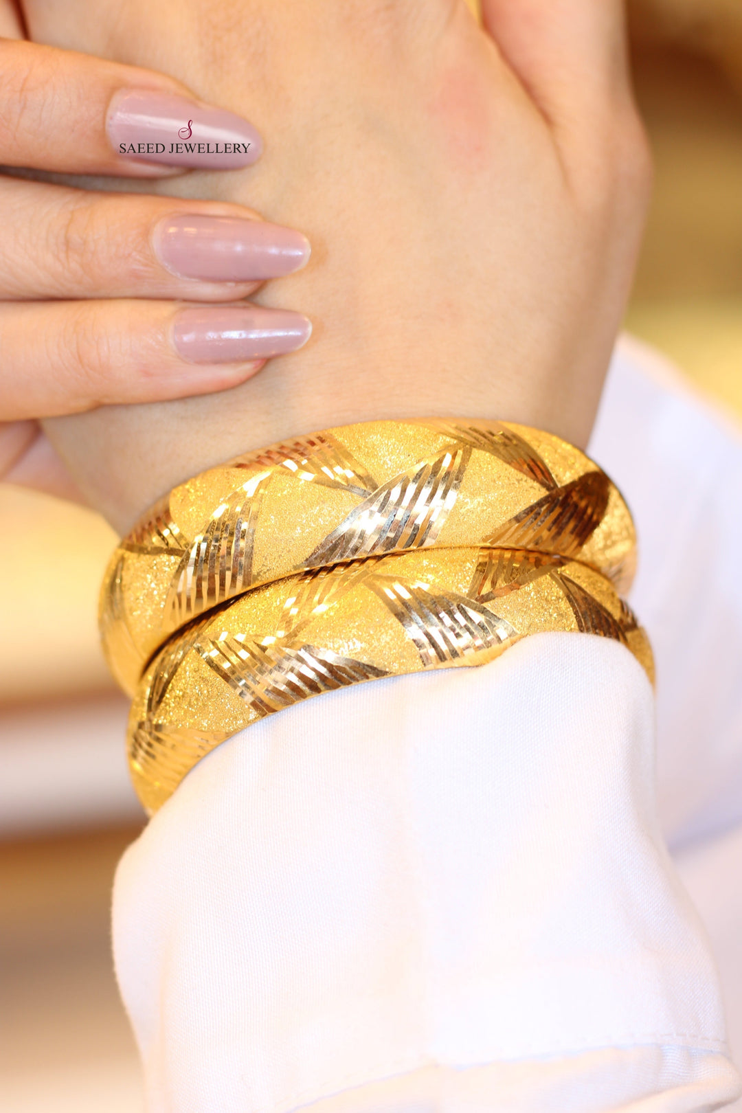 21K Bold Bangle Made of 21K Yellow Gold by Saeed Jewelry-سحبة-كنتور-عريض-4