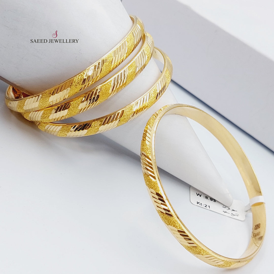 21K Bold Laser Bangle Made of 21K Yellow Gold by Saeed Jewelry-سحبة-ليزر-عريض-1