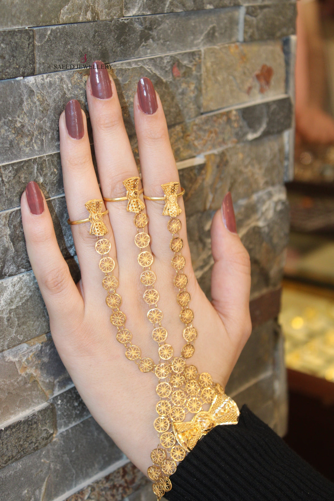21K Emirati Hand Bracelet Made of 21K Yellow Gold by Saeed Jewelry-كف-بحريني