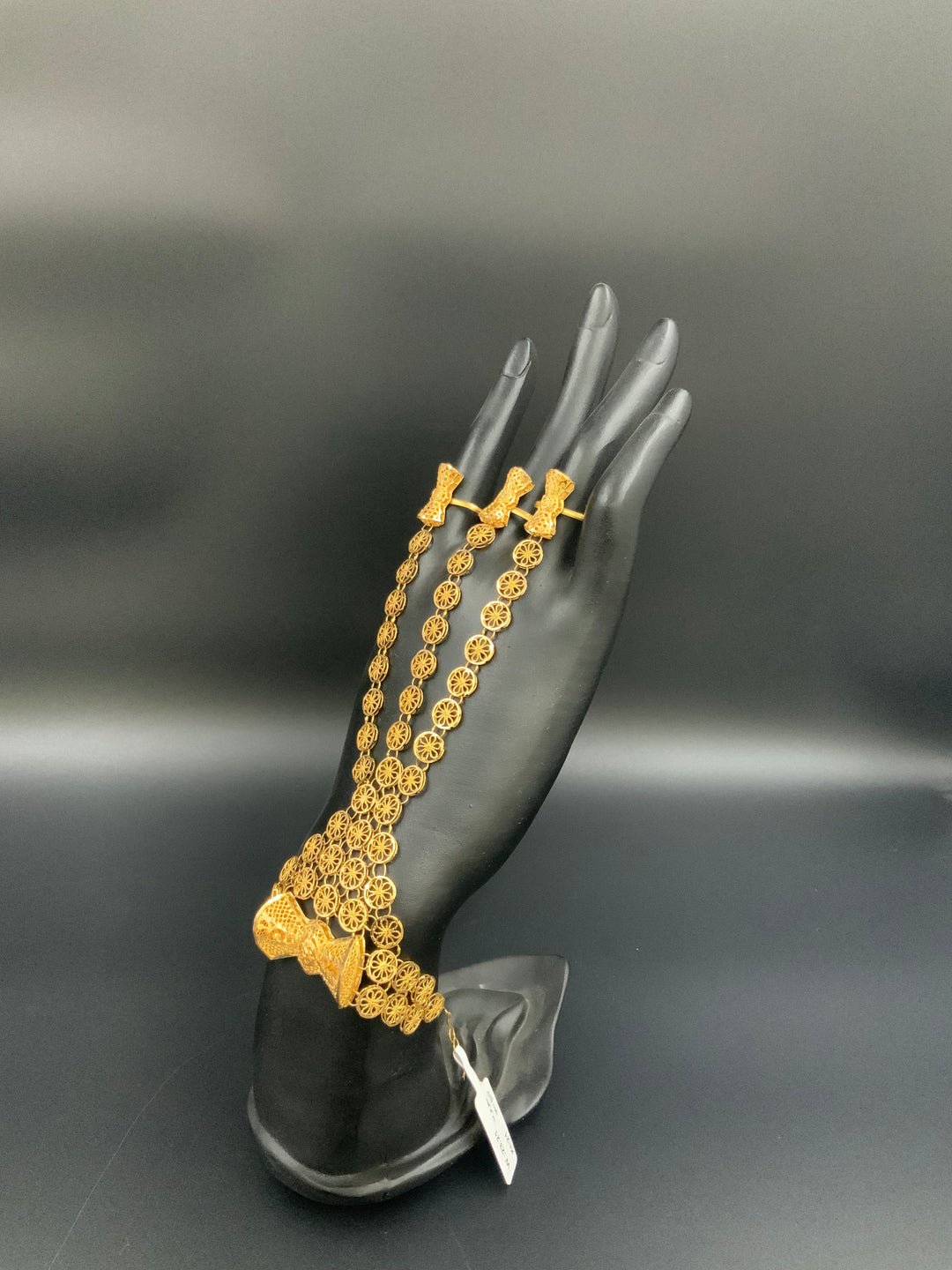 21K Emirati Hand Bracelet Made of 21K Yellow Gold by Saeed Jewelry-كف-بحريني