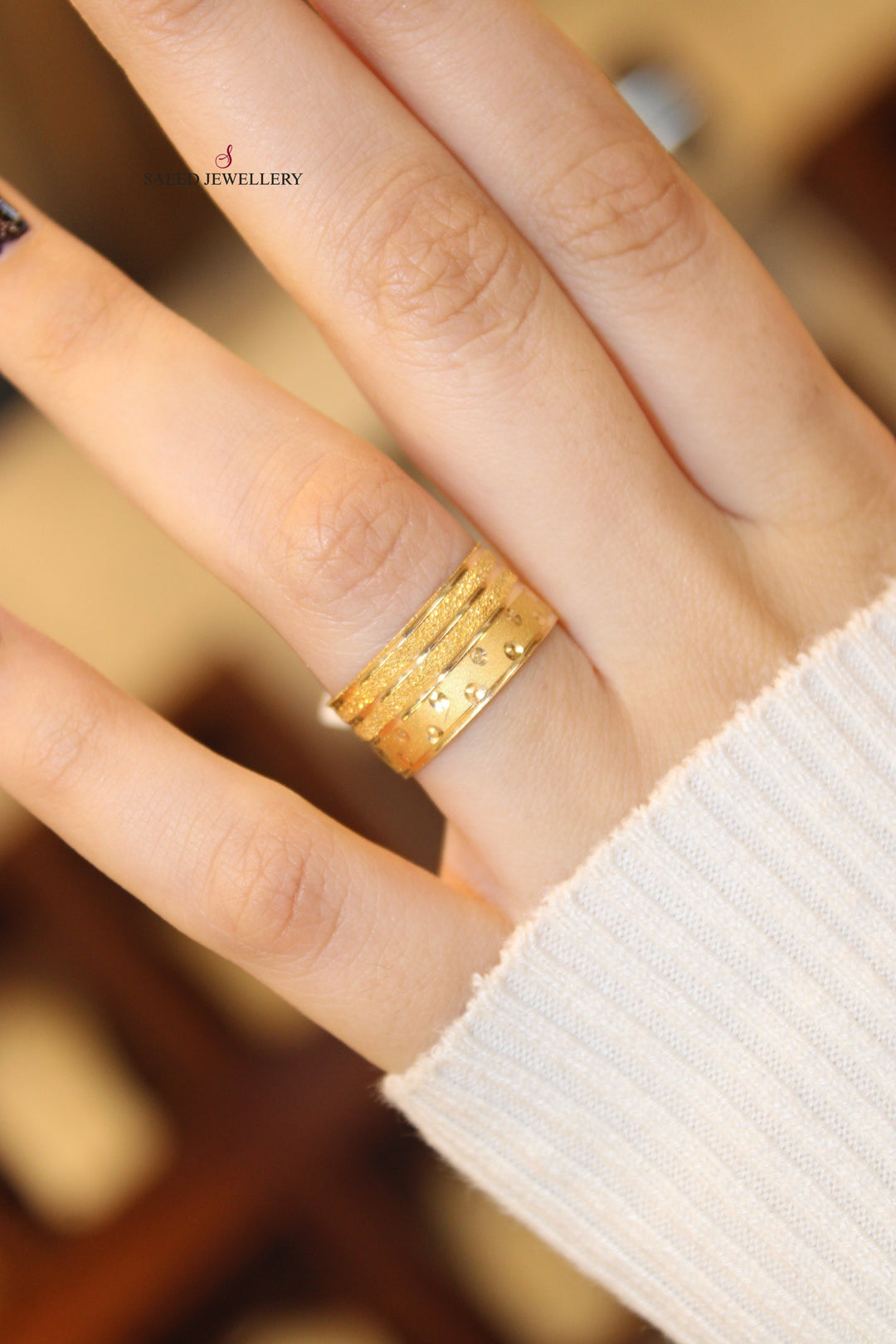 21K Laser Wedding Ring Made of 21K Yellow Gold by Saeed Jewelry-ذبلة-محلي-1