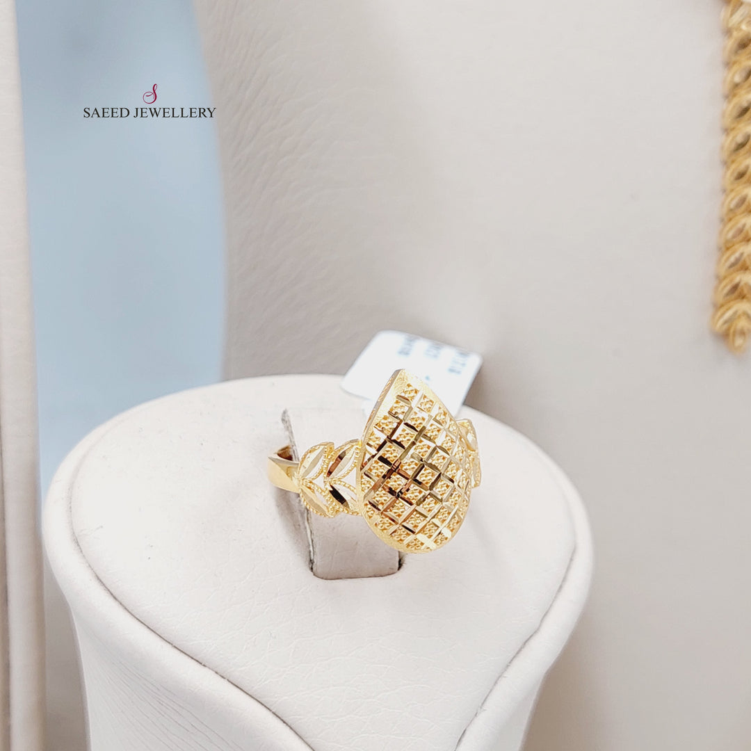 Deluxe Leaf Set  Made Of 21K Yellow Gold Ring Size: <strong> 14 JP/CN | 7 US/CA</strong><br>Bracelet Length: <strong> 20cm</strong><br><br> by Saeed Jewelry-29379