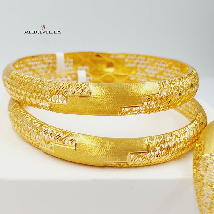 Engraved Kuwaiti Bangle Made Of 21K Yellow Gold by Saeed Jewelry-28036