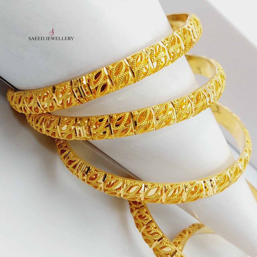 <p style="direction: ltr;">21K Emirati Bangle <span style="font-size: 0.875rem;">Made of 21K Yellow Gold</span> by Saeed Jewelry-سحبة-خليجي
